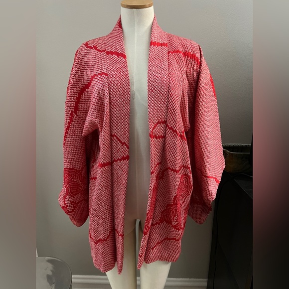 Red Kimono - Kimono My House - Morikami Museum - Picture 2 of 5